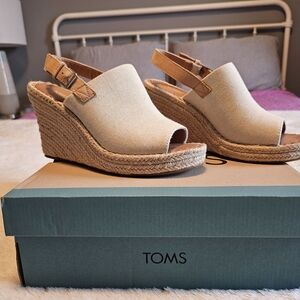 TOMS Women's Cream Wedge Sandals Size 8.5 W Box